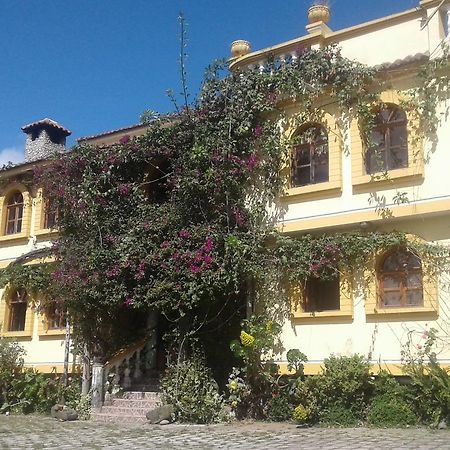Hostal Curinan Отавало Екстериор снимка