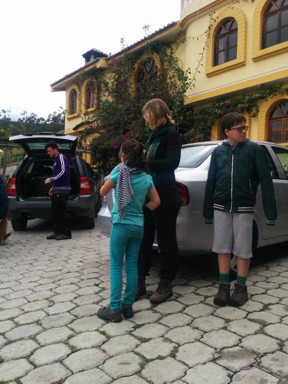 Hostal Curinan Отавало Екстериор снимка