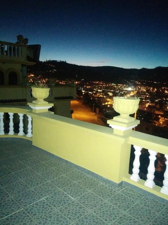 Hostal Curinan Отавало Екстериор снимка