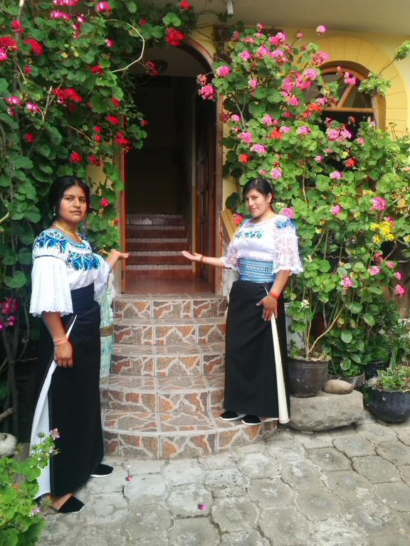 Hostal Curinan Отавало Екстериор снимка