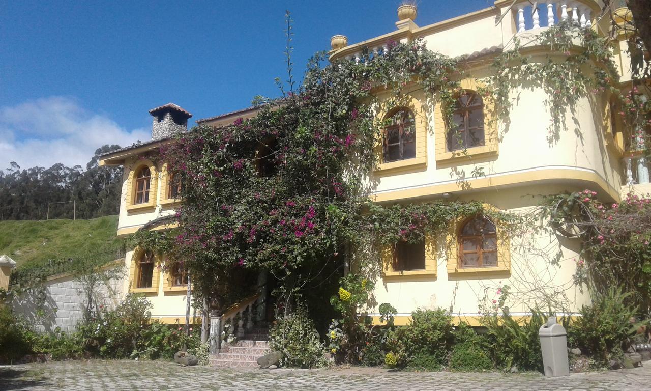 Hostal Curinan Отавало Екстериор снимка